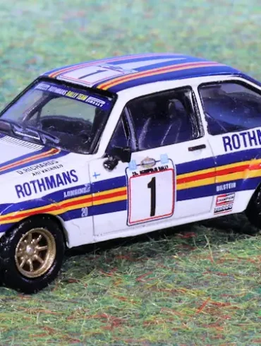 INT.Brekina 87.Ford Escort2 Rothmans Vatanen(1)
