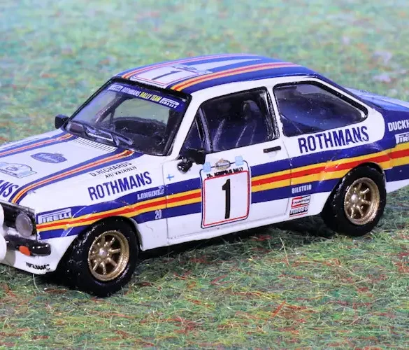 INT.Brekina 87.Ford Escort2 Rothmans Vatanen(1)