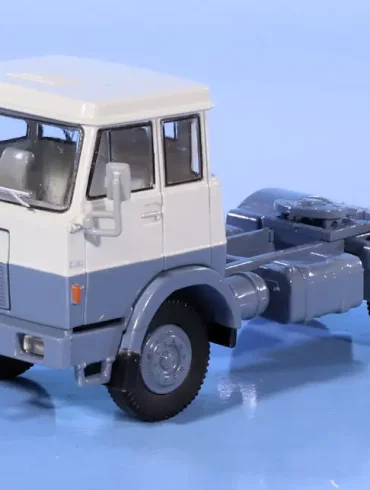 INT.Brekina 87.Hanomag Henschel F 161 S (1967 1972)(1)