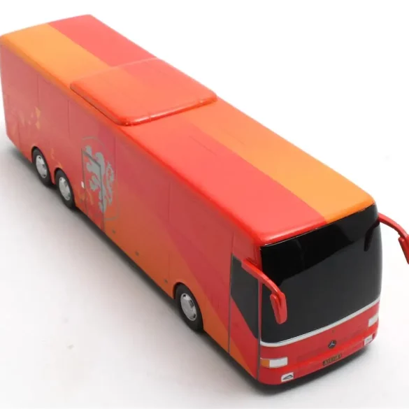 1;64 Matrix Mercedes Benz Travego KNVB 4