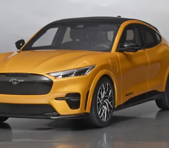 18OttOm Ford Mustang Mach E GT Performance 2021 1