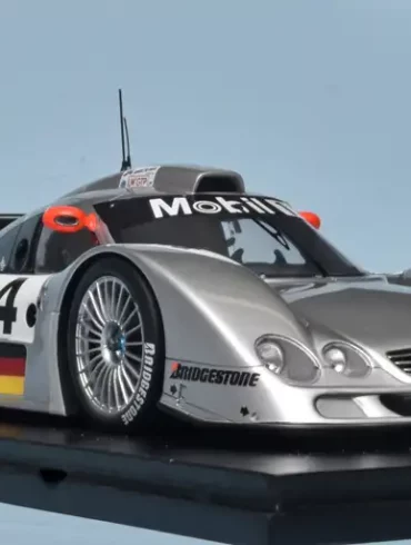 18Spark Mercedes CLR LM 1999 Webber + Goenong + Tiemann 3