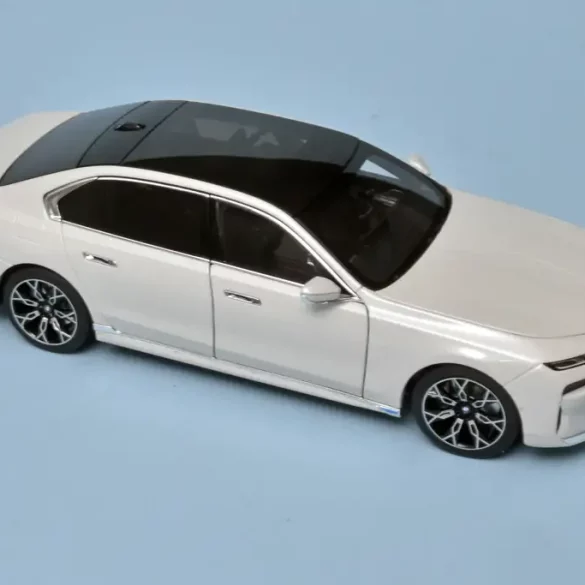 18minic BMW i7 2022 1