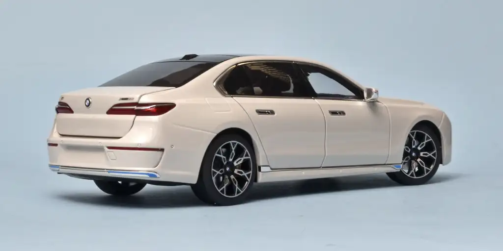 18minic BMW i7 2022 3 18minic BMW i7 2022 3