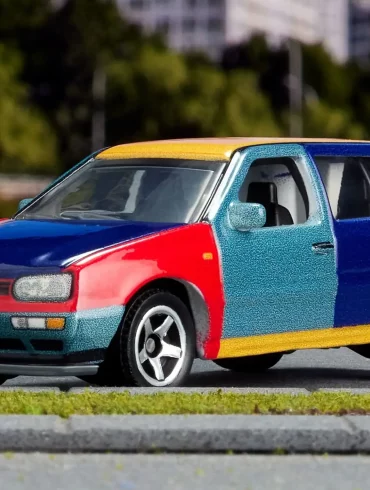 3 inch Matchbox Volkswagen Golf Harlequin 1