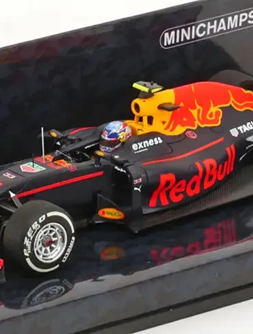 43minic Red Bull RB12 Max eerste winst 2016 1