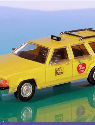 INT.Brekina 87.Ford LTD Big Apple Taxi(1)