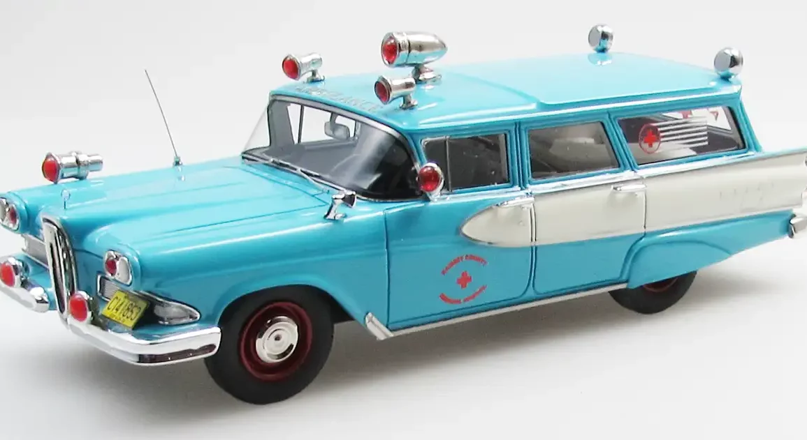 01 43esval Edsel Villager ambulance