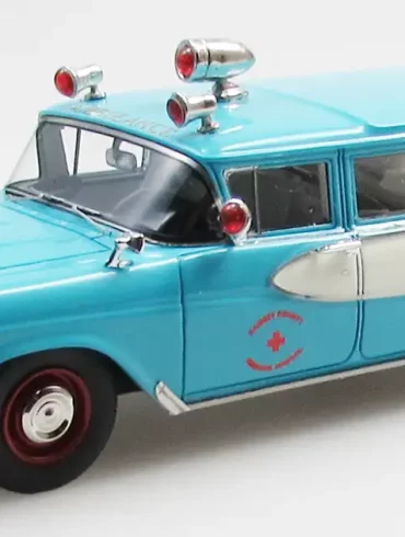 01 43esval Edsel Villager ambulance