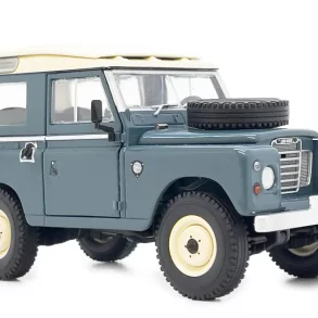 02 32MarGeM LandRover