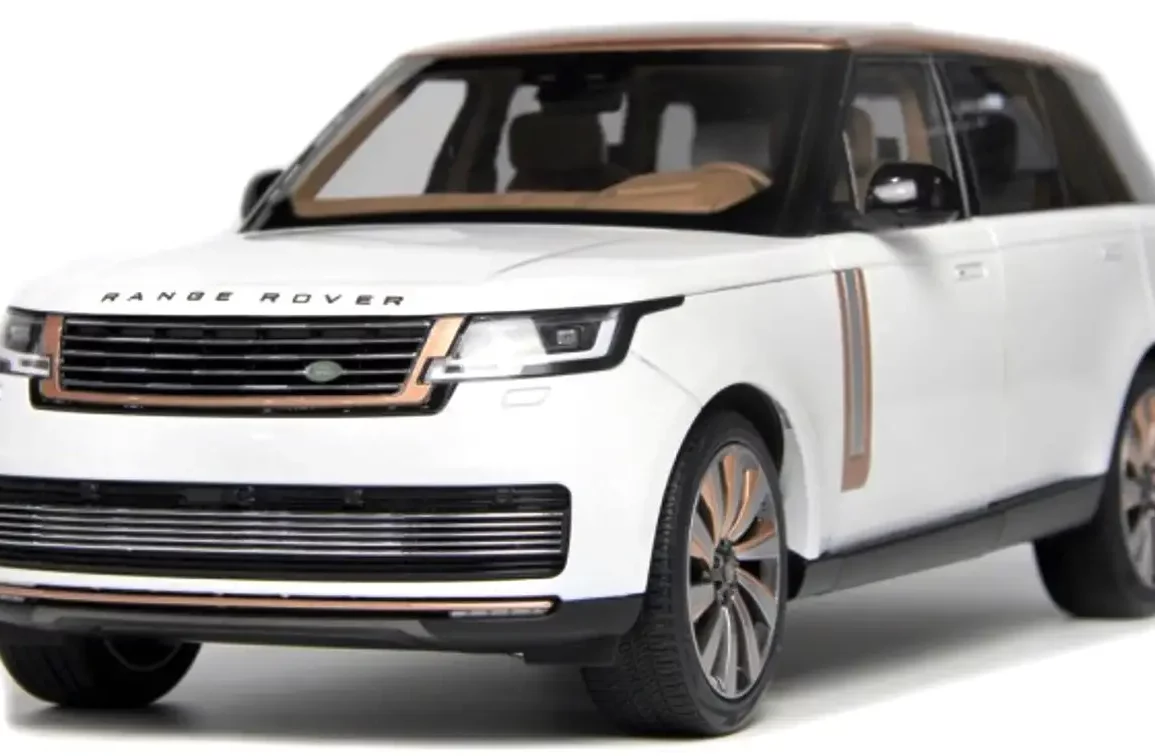 1 18LCD Range Rover 2022