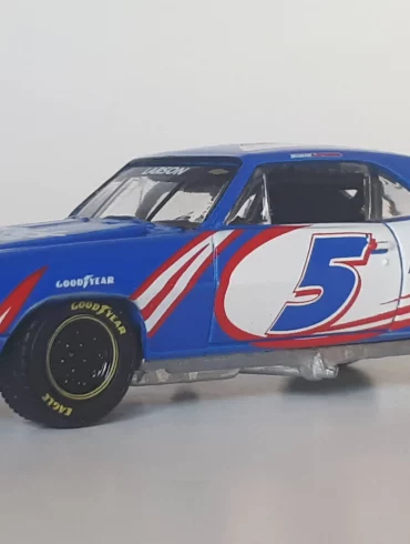 1;64 GreenLight Chevrolet Camaro 2