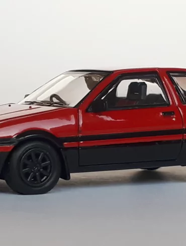 1;64 Hobby Japan Toyota Sprinter Trueno GT APEX 1