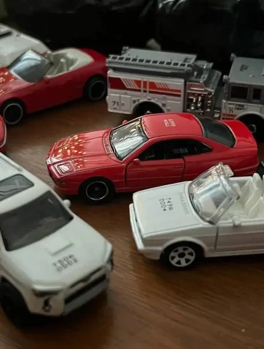 3 inch matchbox BMW 850i & Volkswagen Golf Cabrio