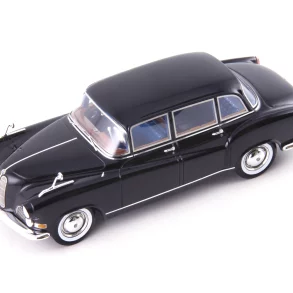 43 Autocult BMW 505 Pullman Ghia Aigle l(01)