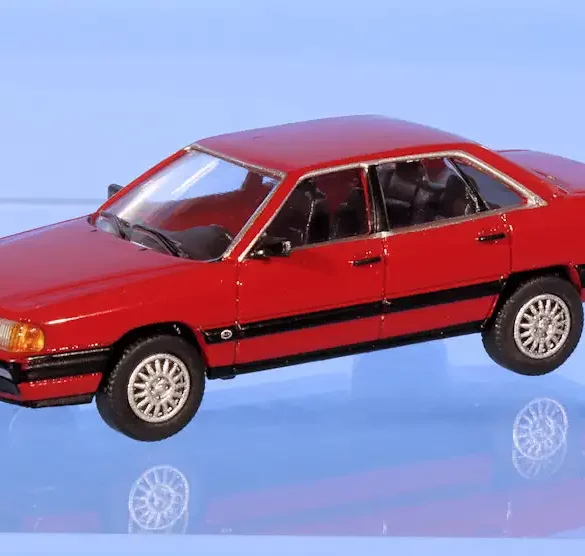 INT.PCX87.Audi 100 (C3)(1)