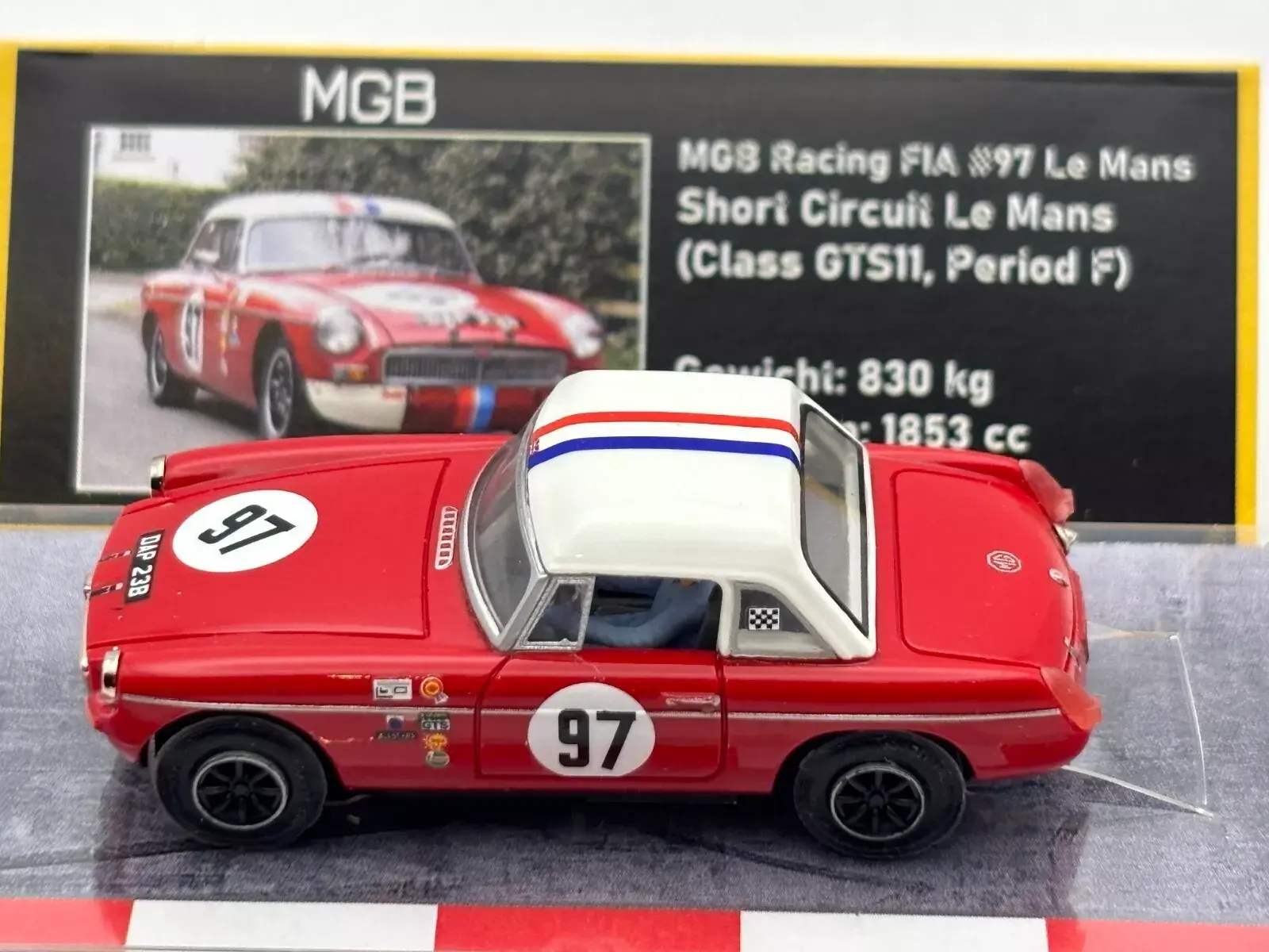mgb 10 rood