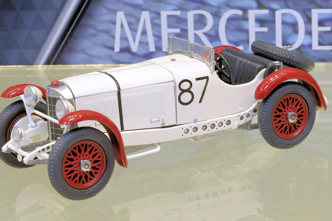 132 Revell Mercedes Benz SSKL