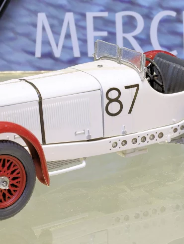 132 Revell Mercedes Benz SSKL