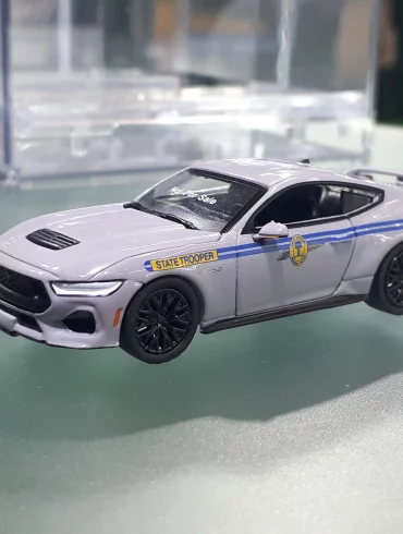 1;64 Greenlight Ford Mustang 1