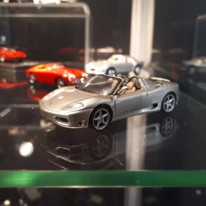 1;64 Ixo Centauria Ferrari 1