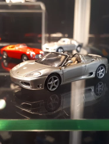 1;64 Ixo Centauria Ferrari 1