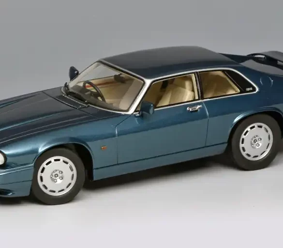 18cult Jaguar XJR S 1993 1
