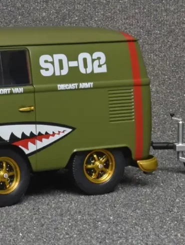 18solido VW T1 Kool Kombi Army Fighter 1