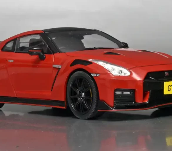 24WhiteB Nissan Skyline GT R Nismo 1