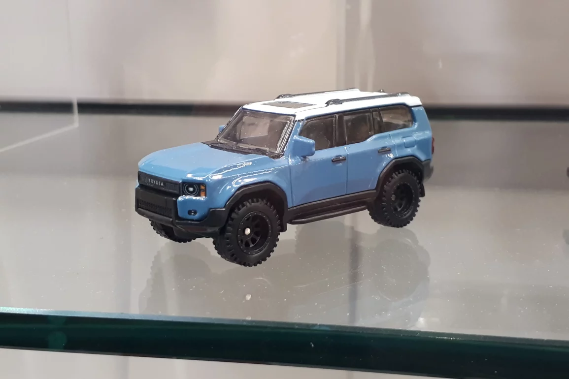 3 inch Hot Wheels Toyota Land Cruiser