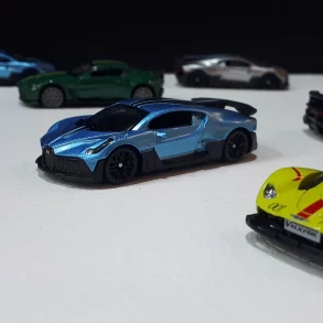 3 inch RW Die Cast Model Bugatti Divo