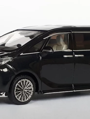 1;64 Hobby Japan Lexus LM500h 1