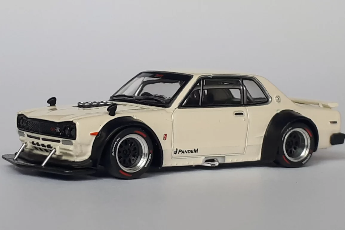 1;64 Pop Race Nissan Skyline GT R 1