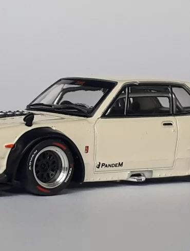 1;64 Pop Race Nissan Skyline GT R 1