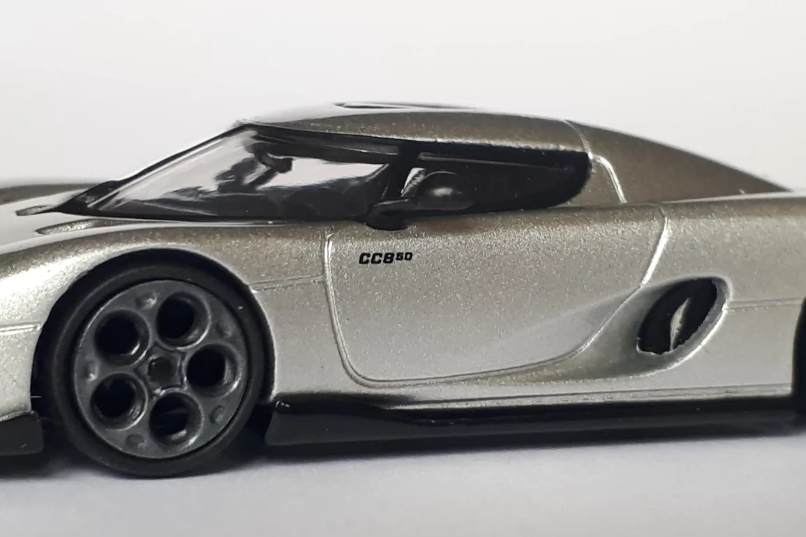 1;64 Tarmac Works Koenigsegg CC850 4