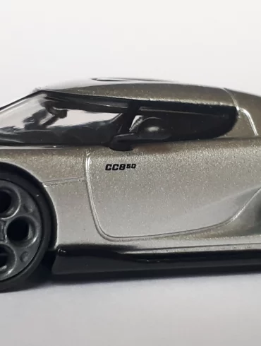 1;64 Tarmac Works Koenigsegg CC850 4