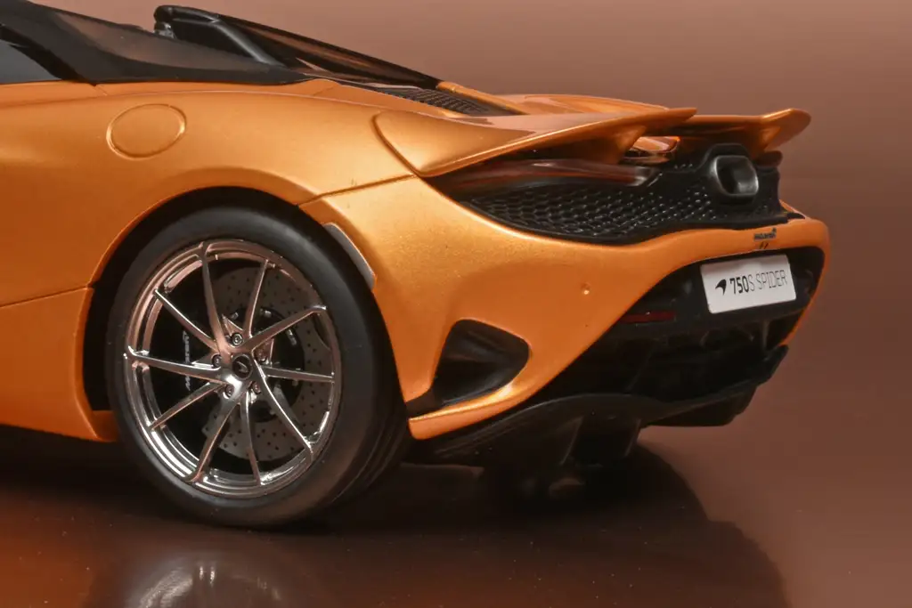 18GTspirit McLaren 750S Spider 4