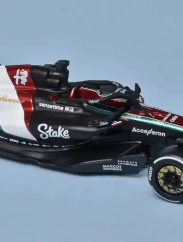 43Bburago Alfa Romeo C43 2024 Bottas 1