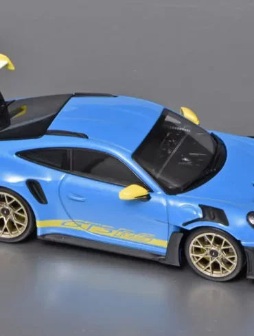 43minic Porsche 911 992 GT3RS 2023 1