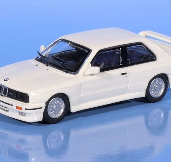 INT.Minichamps 87.BMW M3 E30 1986(1)