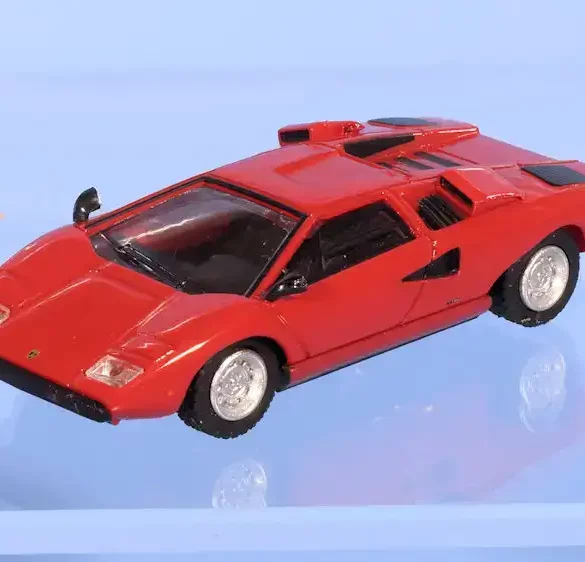 INT.Minichamps 87.Lamborghini Countach(1)