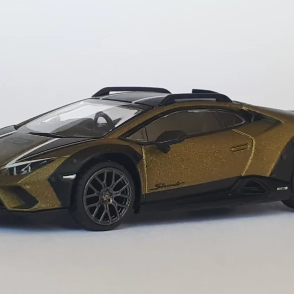 1;64 Mini GT Lamborghini Huracán LP 610 4 Sterrato 1