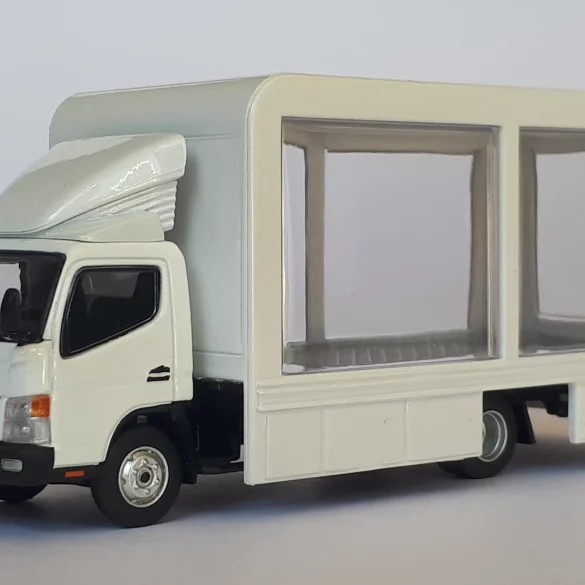 1;64 Tarmac Works Mitsubishi Fuso Canter 1