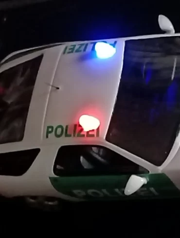 Le Mans Miniatures Porsches 928 (2)