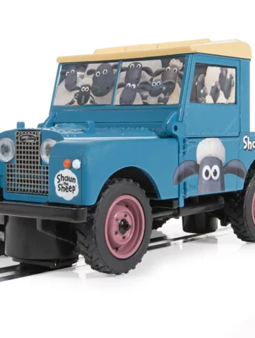 scalextric land rover series 1 shaun the sheep (1)