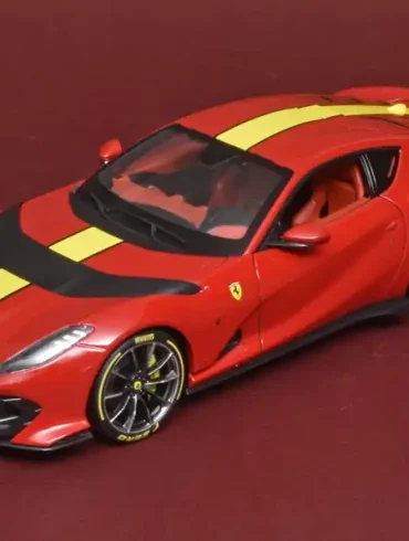 18Bburago Ferrari 812 Competizione 2021 2