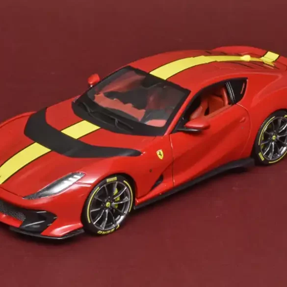 18Bburago Ferrari 812 Competizione 2021 2