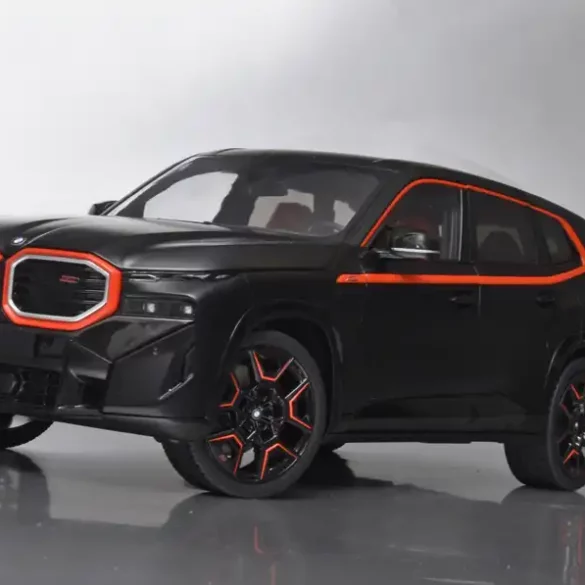 18minic BMW XM 2023 1