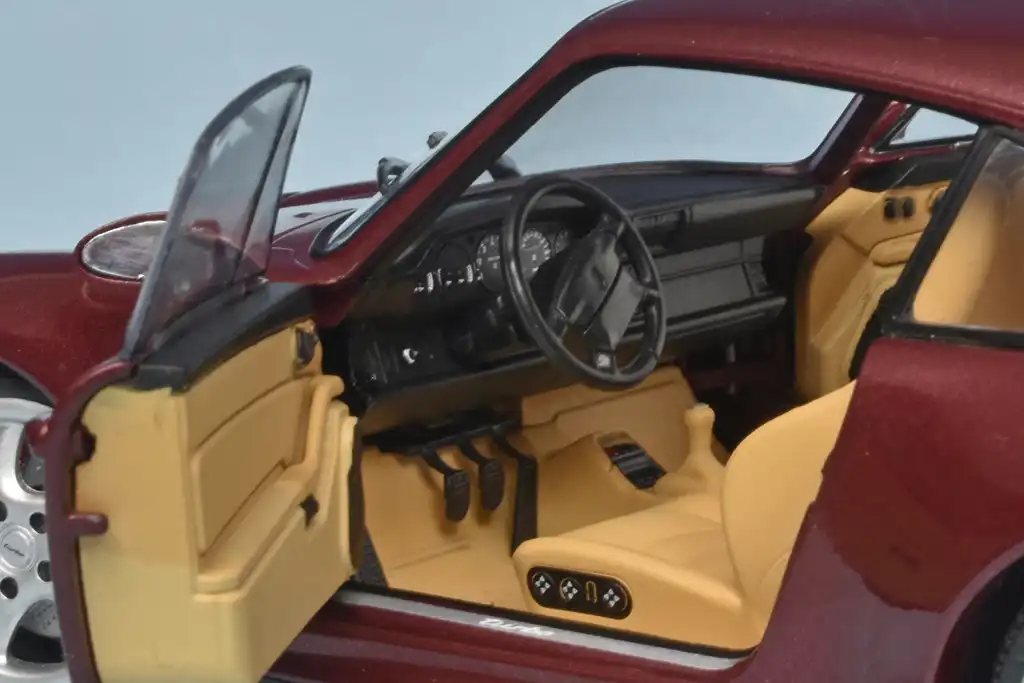 18solido Porsche 911 (993) Turbo 1997 5