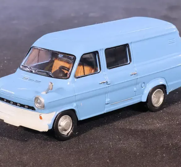 INT.Brekina 87.Ford Transit(1)